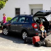 Стоит ли останавливаться у дальних родственников?